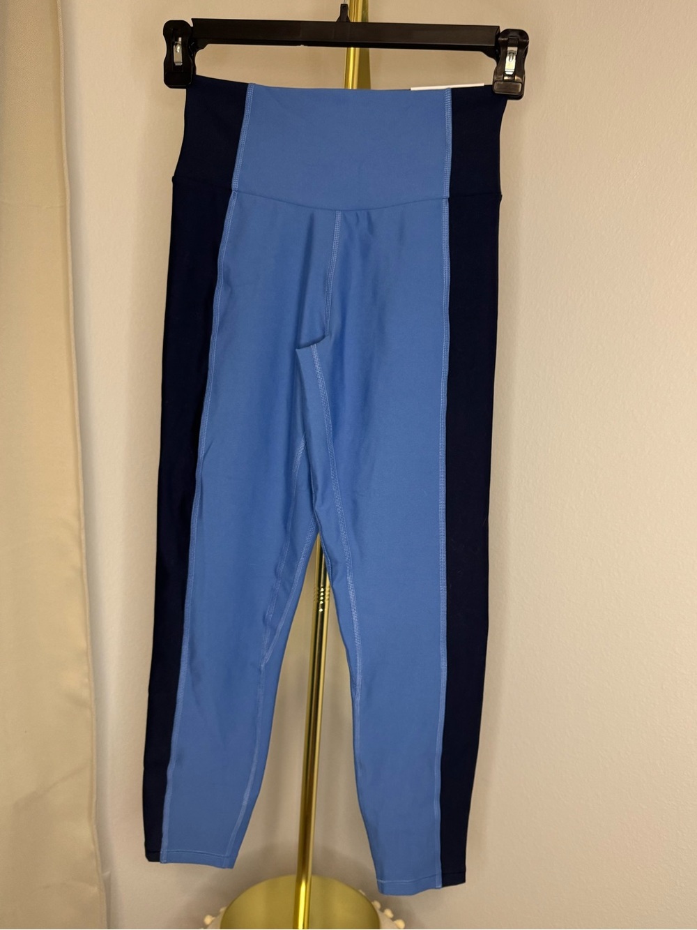 NWT Abercrombie & Fitch YPB sculptLUX 7/8 Legging Size Medium Short